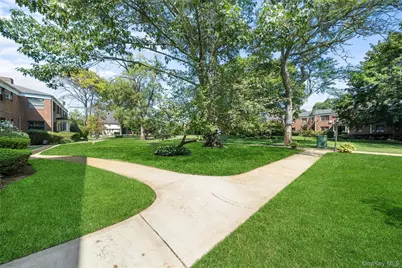 1195 East Broadway #L23, Hewlett, NY 11557 - Photo 24