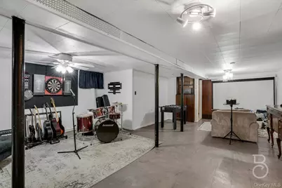 37-09 20th Road, Astoria, NY 11105 - Photo 14