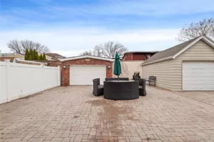 89-21 Aubrey Ave, Glendale, NY 11385 - Photo 4