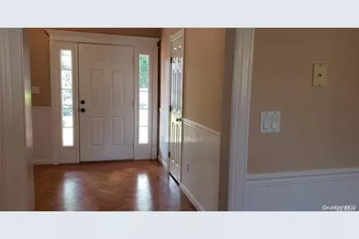 28 Carley Avenue, Huntington, NY 11743 - Photo 4