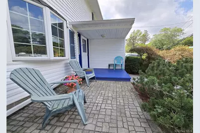 8 Corvette Road, Selden, NY 11784 - Photo 2