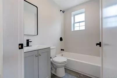 1056 E 215th Street, Bronx, NY 10469 - Photo 36
