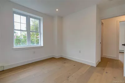 1056 E 215th Street, Bronx, NY 10469 - Photo 18