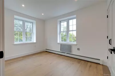 1056 E 215th Street, Bronx, NY 10469 - Photo 16