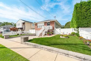 3663 Roanoke St, Seaford, NY 11783 - Photo 2