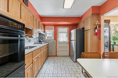 126 Carnegie Avenue, Elmont, NY 11003 - Photo 10