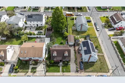 126 Carnegie Avenue, Elmont, NY 11003 - Photo 36