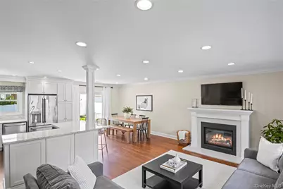 7 Driftwood Drive, Glen Cove, NY 11542 - Photo 6