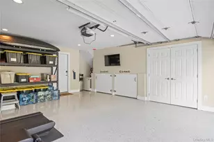 7 Driftwood Dr, Glen Cove, NY 11542 - Photo 36