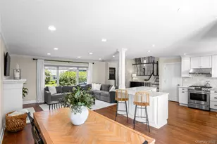 7 Driftwood Dr, Glen Cove, NY 11542 - Photo 12