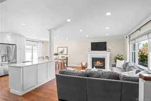 7 Driftwood Dr, Glen Cove, NY 11542 - Photo 10