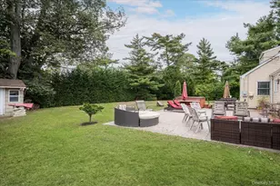 1361 Boxwood Dr E, Hewlett, NY 11557 - Photo 30