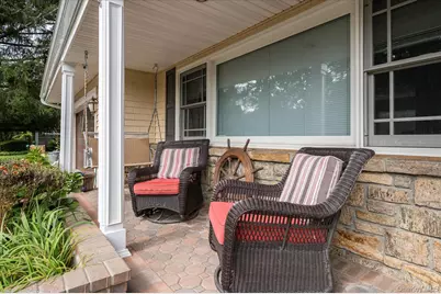 1361 E Boxwood Drive E, Hewlett, NY 11557 - Photo 4