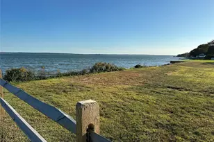 1425 Laurelwood Dr, Laurel, NY 11948 - Photo 40