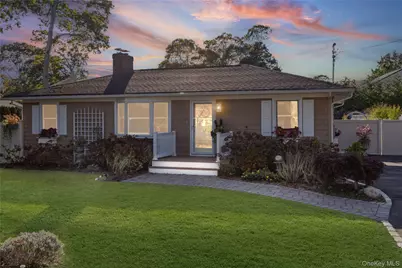 10 S Old Neck Road, Center Moriches, NY 11934 - Photo 2