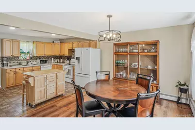 35 Maple Avenue, Bellport, NY 11713 - Photo 8