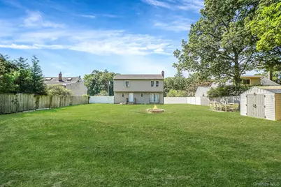 35 Maple Avenue, Bellport, NY 11713 - Photo 32