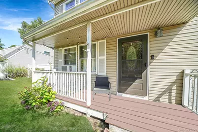 35 Maple Avenue, Bellport, NY 11713 - Photo 4