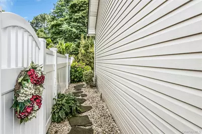 12 Roosevelt Avenue, Malverne, NY 11565 - Photo 14