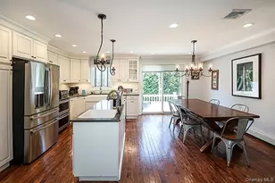 15 Hedgerow Ln, Commack, NY 11725 - Photo 8