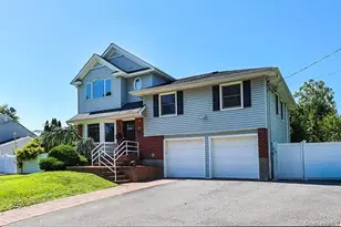 15 Hedgerow Ln, Commack, NY 11725 - Photo 2