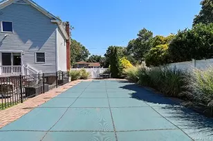 15 Hedgerow Ln, Commack, NY 11725 - Photo 28