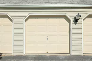 204 Holly Stream Ct, Brewster, NY 10509 - Photo 14