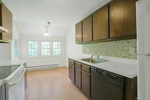 204 Holly Stream Ct, Brewster, NY 10509 - Photo 6