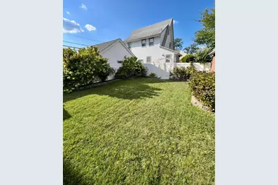 5 Lawrence Avenue, Lynbrook, NY 11563 - Photo 18