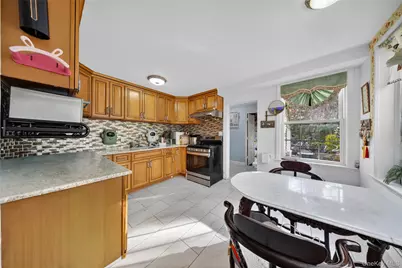 16 Ascot Ridge Road, Great Neck, NY 11021 - Photo 12