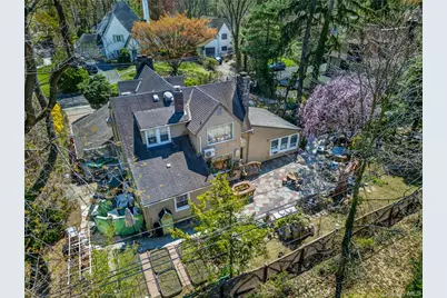 16 Ascot Ridge Road, Great Neck, NY 11021 - Photo 2