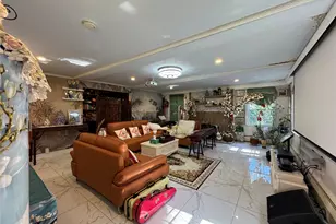 16 Ascot Ridge Rd, Great Neck, NY 11021 - Photo 10