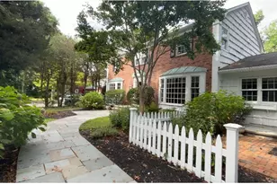17 John Daves Ln, Huntington, NY 11743 - Photo 2