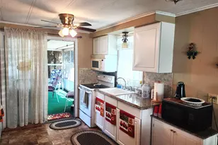 38 B Village Cir S, Manorville, NY 11949 - Photo 8