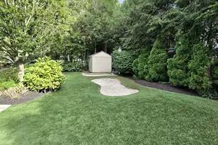 21 Durham Pl, Lake Grove, NY 11755 - Photo 14