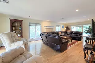 21 Durham Pl, Lake Grove, NY 11755 - Photo 26