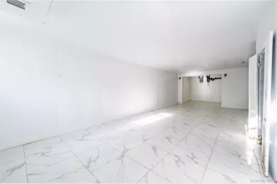 1027 Throggmorton Avenue, Bronx, NY 10465 - Photo 26