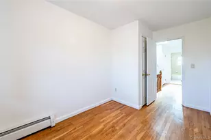 1027 Throggmorton Ave, Bronx, NY 10465 - Photo 12