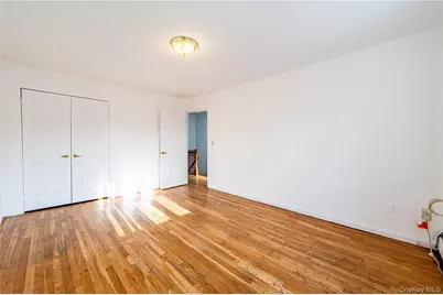 1027 Throggmorton Avenue, Bronx, NY 10465 - Photo 10