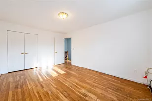 1027 Throggmorton Ave, Bronx, NY 10465 - Photo 10