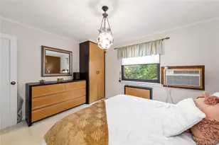 16 Terrace Cir, Great Neck, NY 11021 - Photo 4