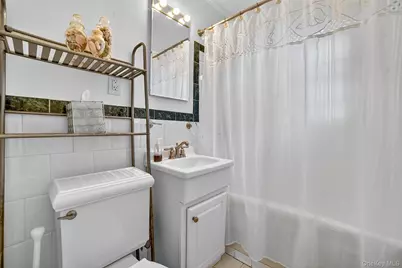 102 Clinton Avenue, New Rochelle, NY 10801 - Photo 18