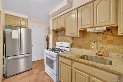 102 Clinton Avenue, New Rochelle, NY 10801 - Photo 14