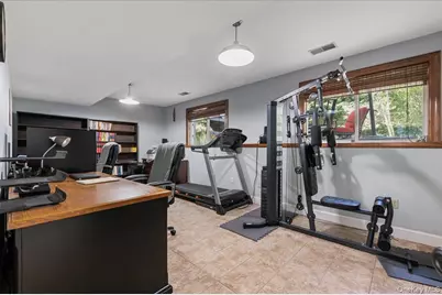 101 Plymouth Avenue, Patchogue, NY 11772 - Photo 20