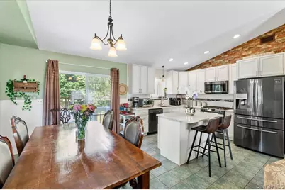 101 Plymouth Avenue, Patchogue, NY 11772 - Photo 6