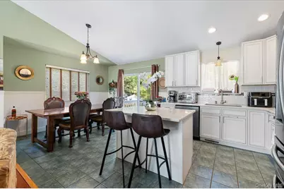 101 Plymouth Avenue, Patchogue, NY 11772 - Photo 4