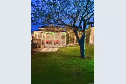 62 Walnut Road, Inwood, NY 11096 - Photo 28