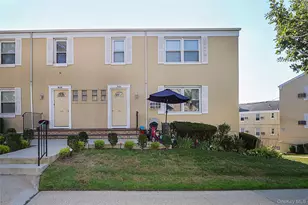 71-21 252nd St, Bellerose, NY 11426 - Photo 2