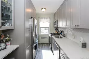 71-21 252nd St, Bellerose, NY 11426 - Photo 10