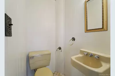 115 Morsemere Avenue, Yonkers, NY 10703 - Photo 22